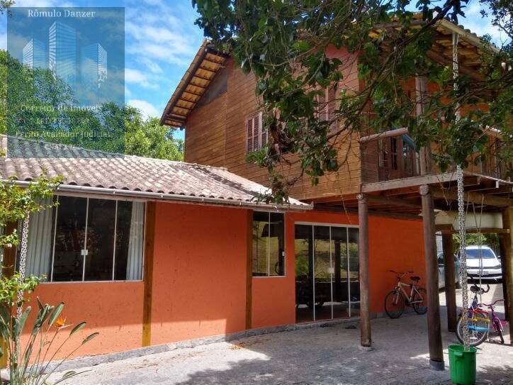 Casa à venda com 7 quartos, 300m² - Foto 29