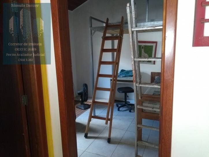 Casa à venda com 2 quartos, 80m² - Foto 19