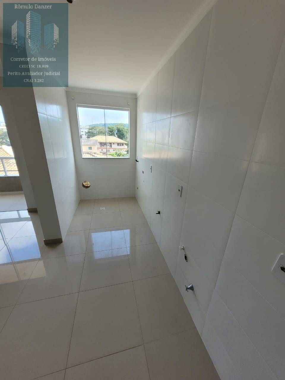 Apartamento à venda com 2 quartos, 75m² - Foto 26