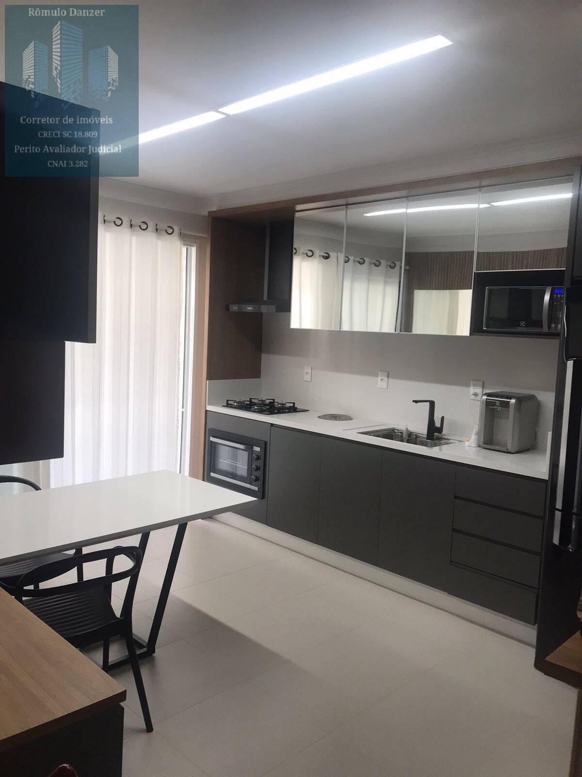 Apartamento à venda com 2 quartos, 108m² - Foto 3