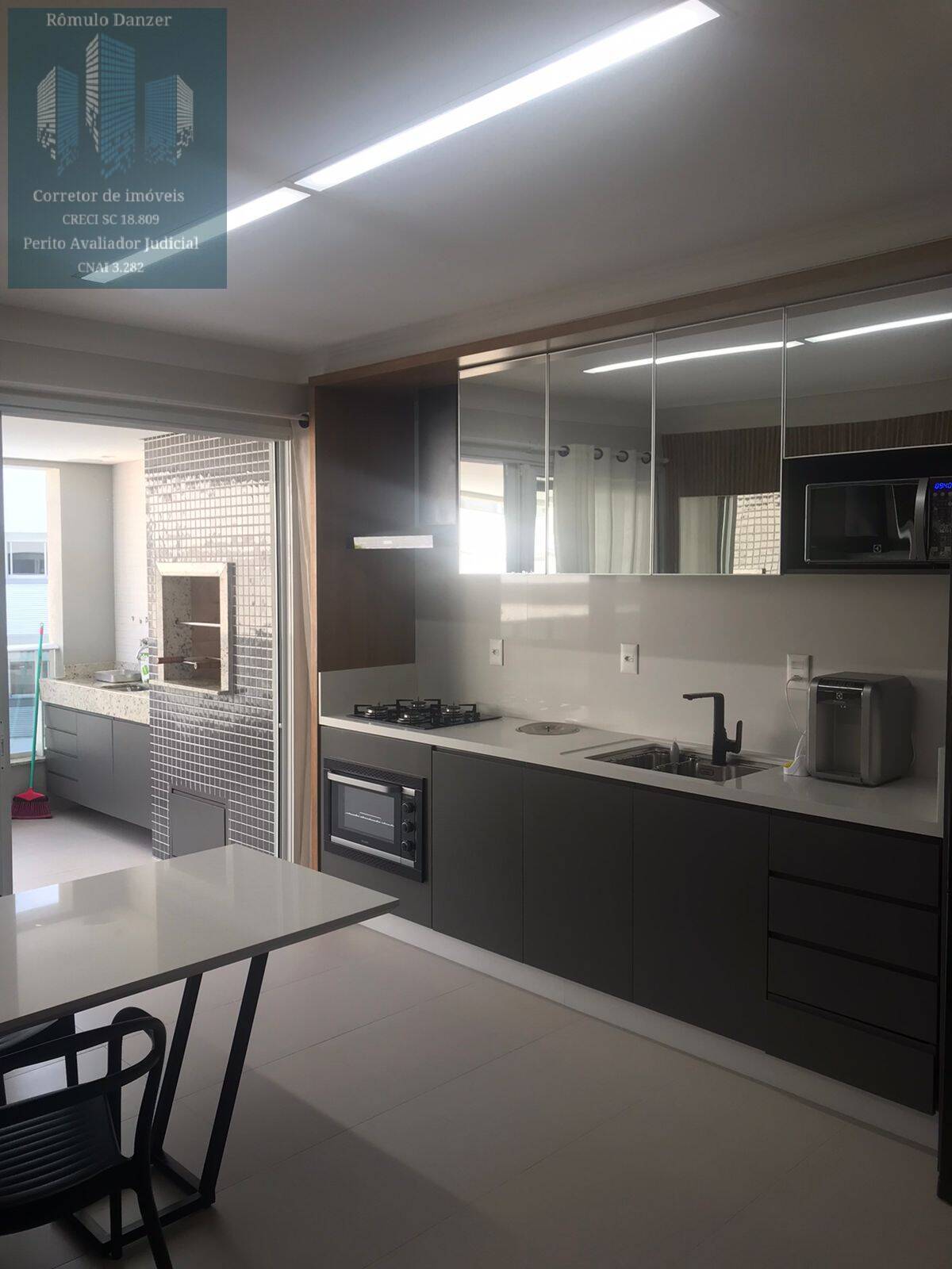 Apartamento à venda com 2 quartos, 108m² - Foto 2