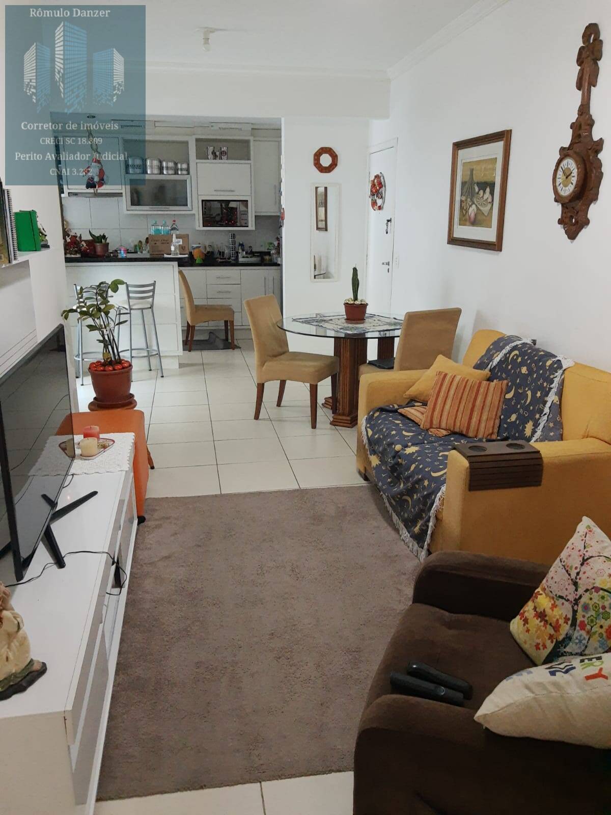 Apartamento à venda com 2 quartos, 72m² - Foto 2