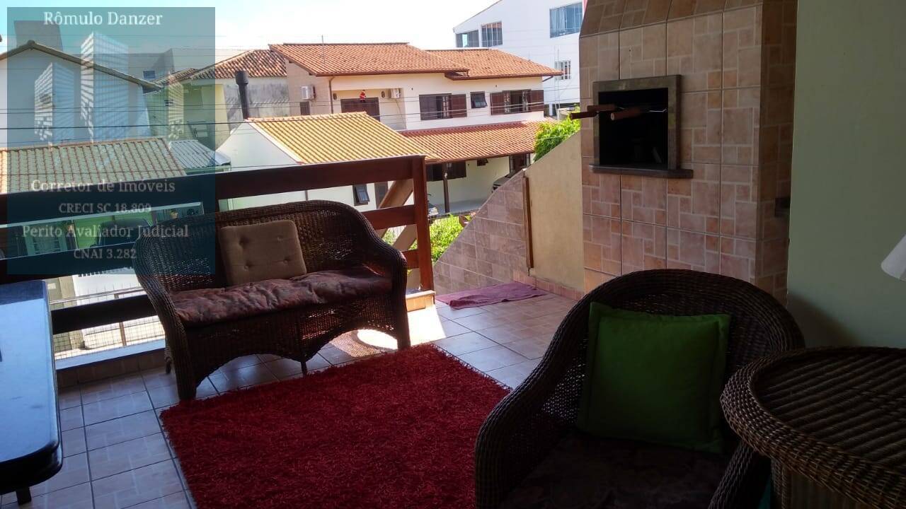 Casa à venda com 9 quartos, 320m² - Foto 2