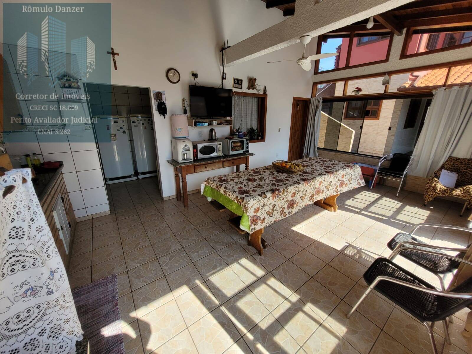 Casa à venda com 6 quartos, 248m² - Foto 13