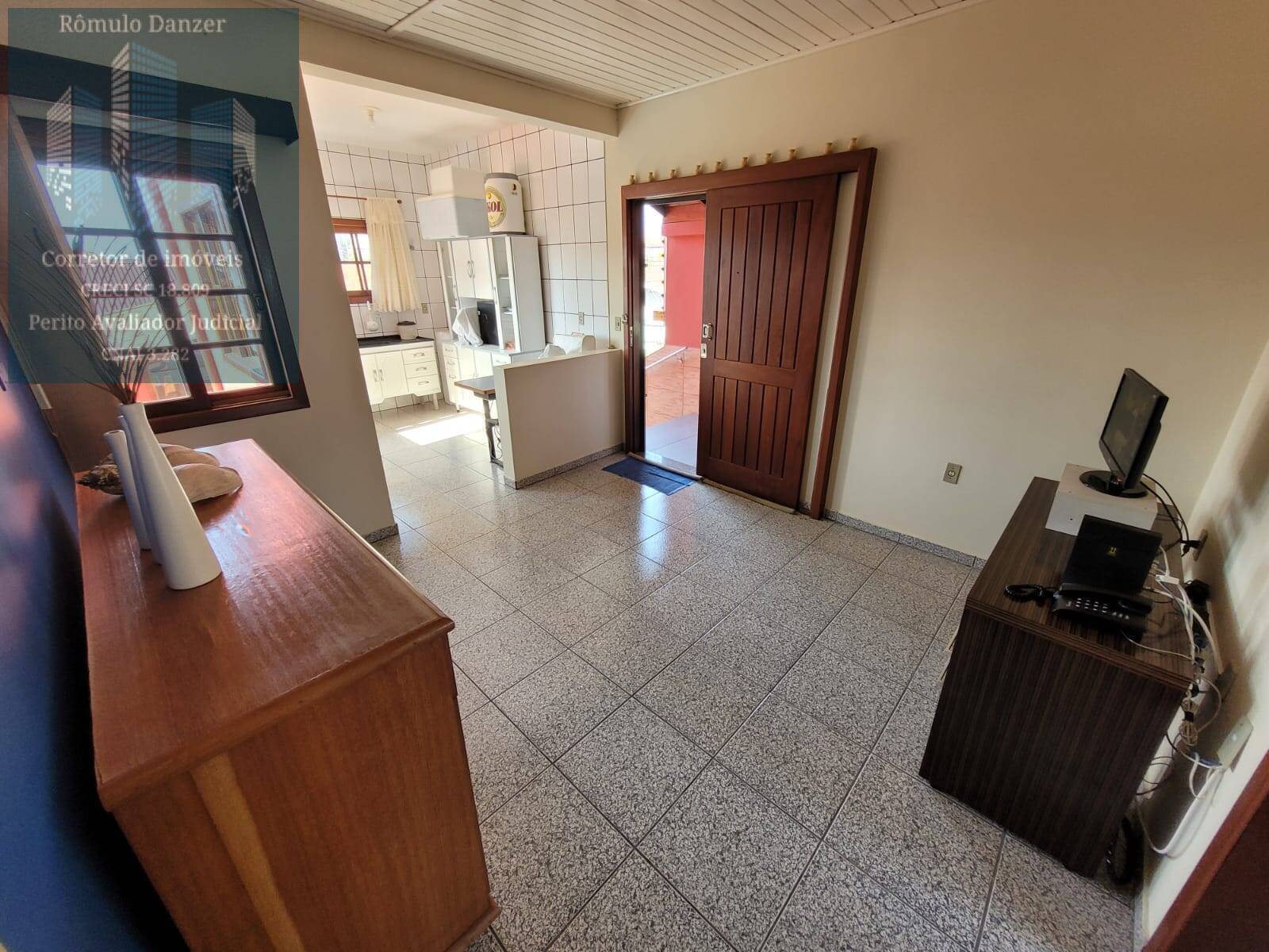 Casa à venda com 6 quartos, 248m² - Foto 17