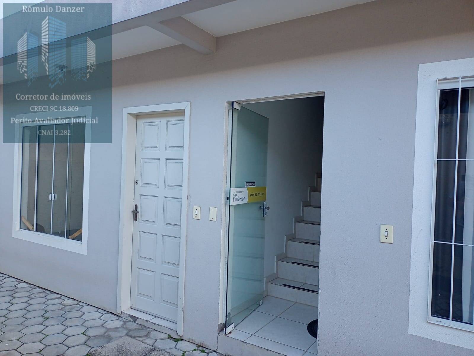 Apartamento à venda com 3 quartos, 150m² - Foto 2