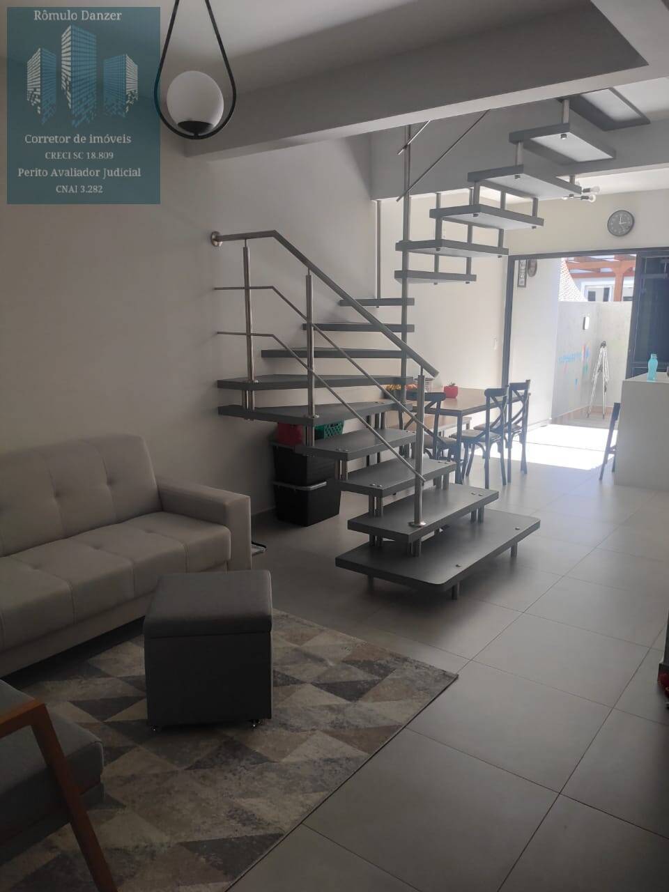 Casa à venda com 2 quartos, 75m² - Foto 1