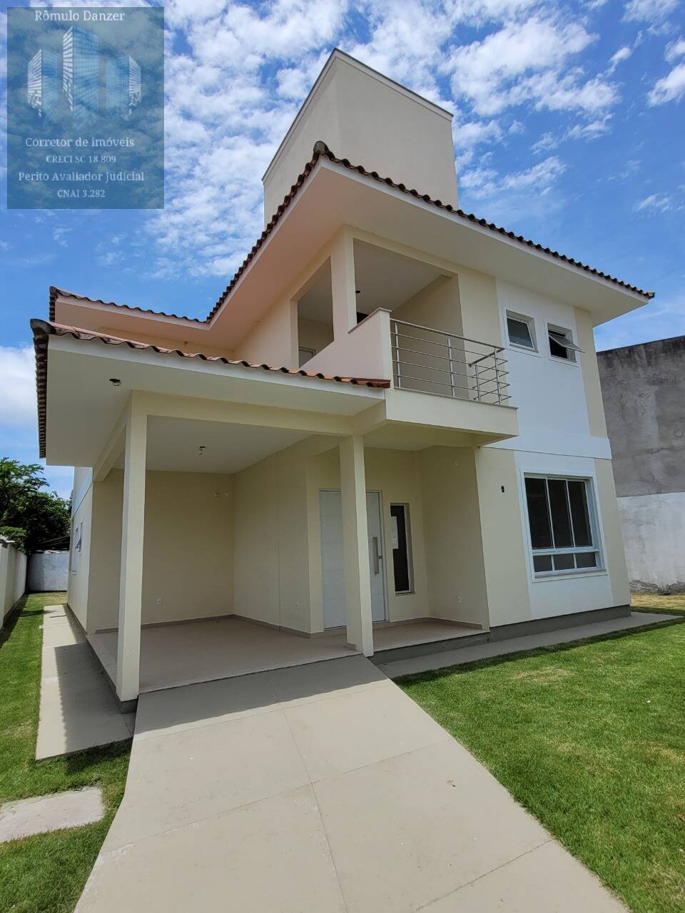 Casa à venda com 3 quartos, 166m² - Foto 1