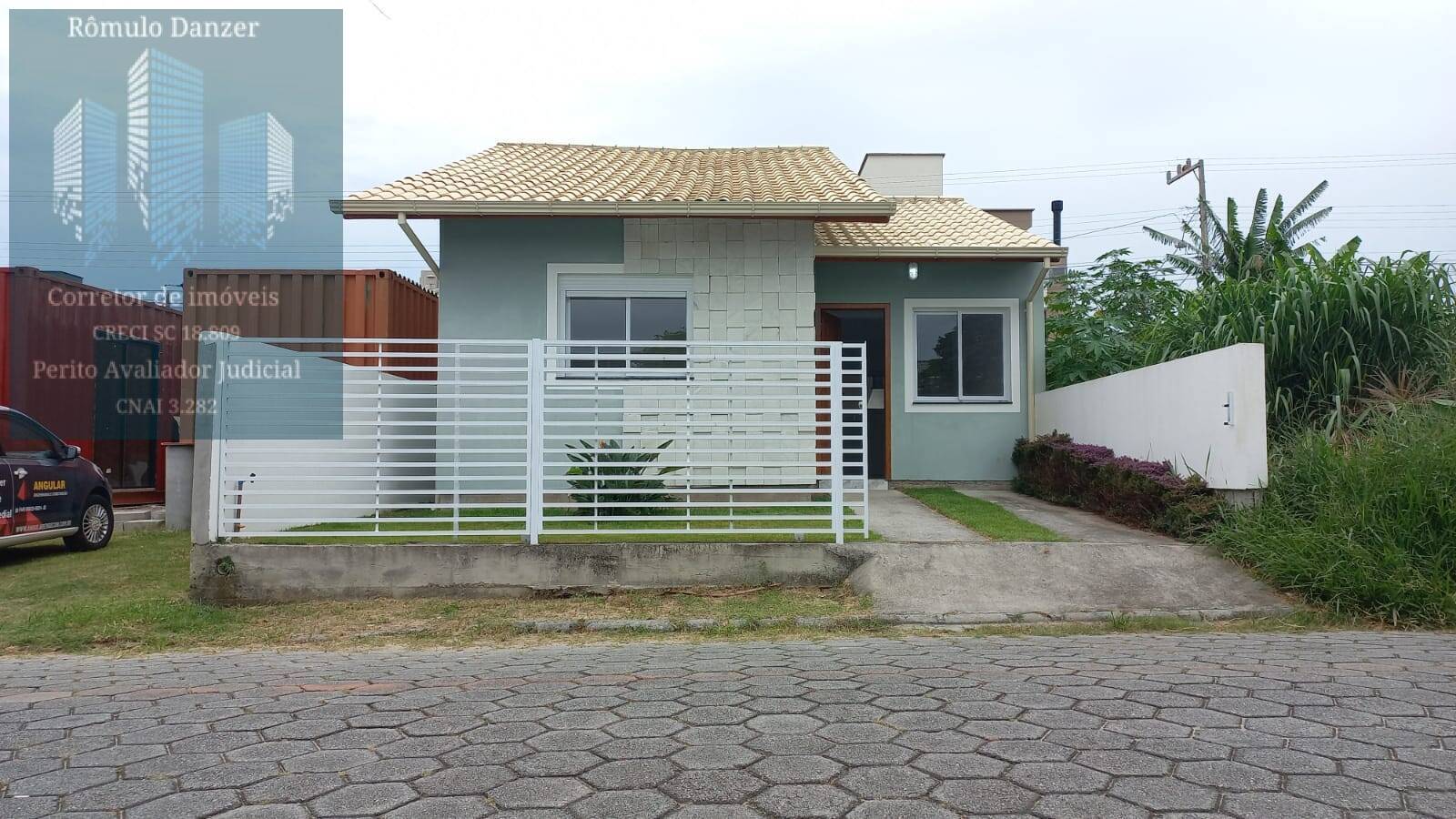 Casa à venda com 3 quartos, 90m² - Foto 2