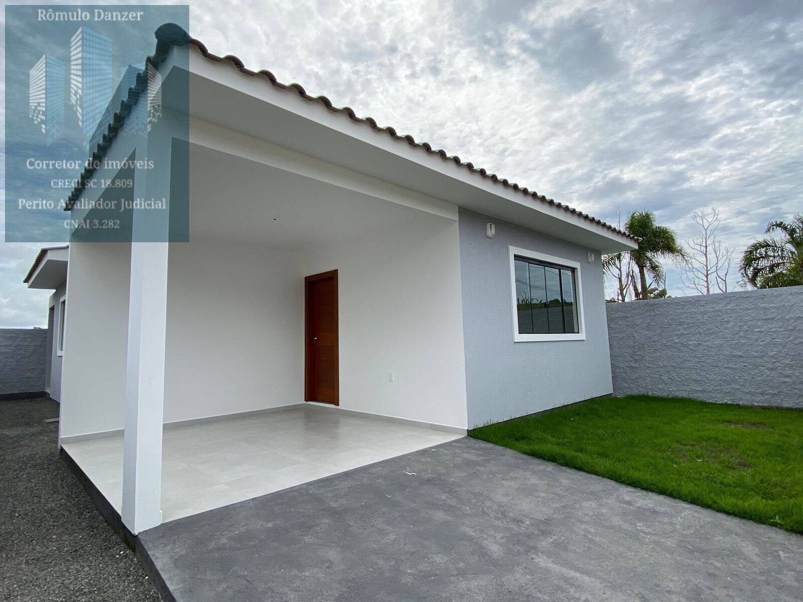 Casa à venda com 2 quartos, 90m² - Foto 1