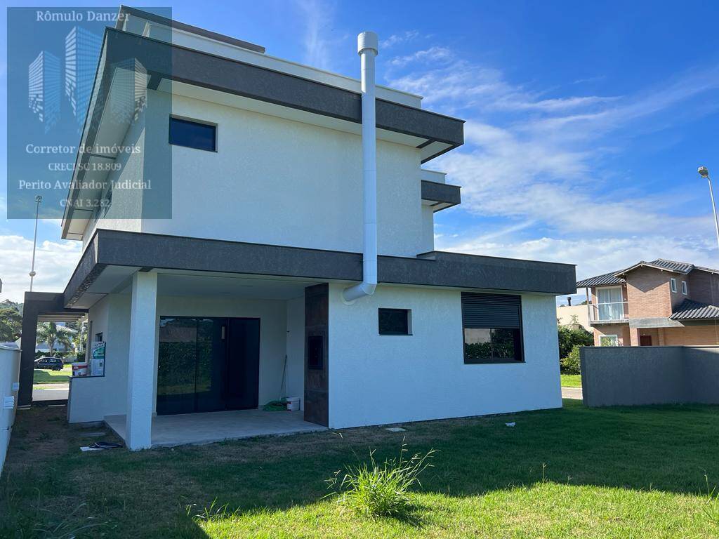 Casa à venda com 4 quartos, 197m² - Foto 3