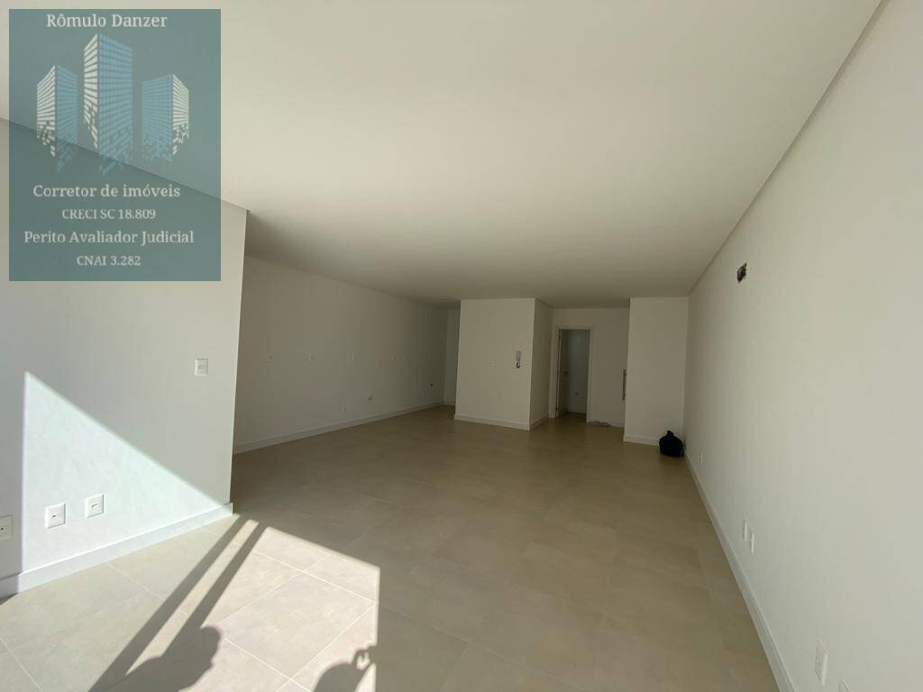 Apartamento à venda com 3 quartos, 211m² - Foto 10