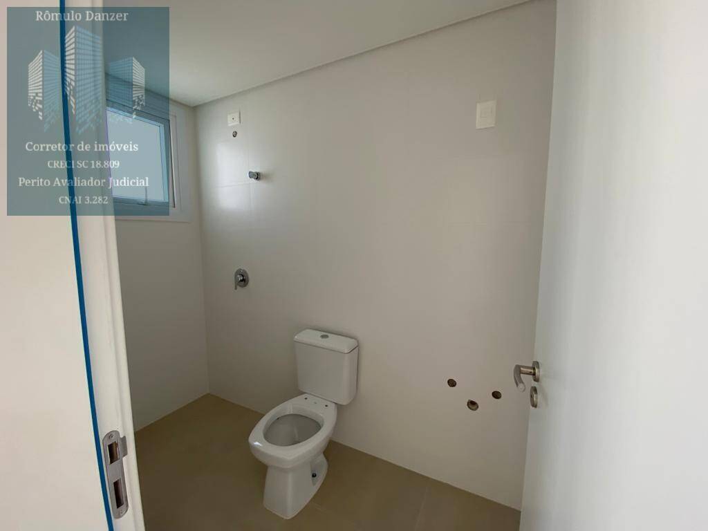 Apartamento à venda com 3 quartos, 211m² - Foto 13