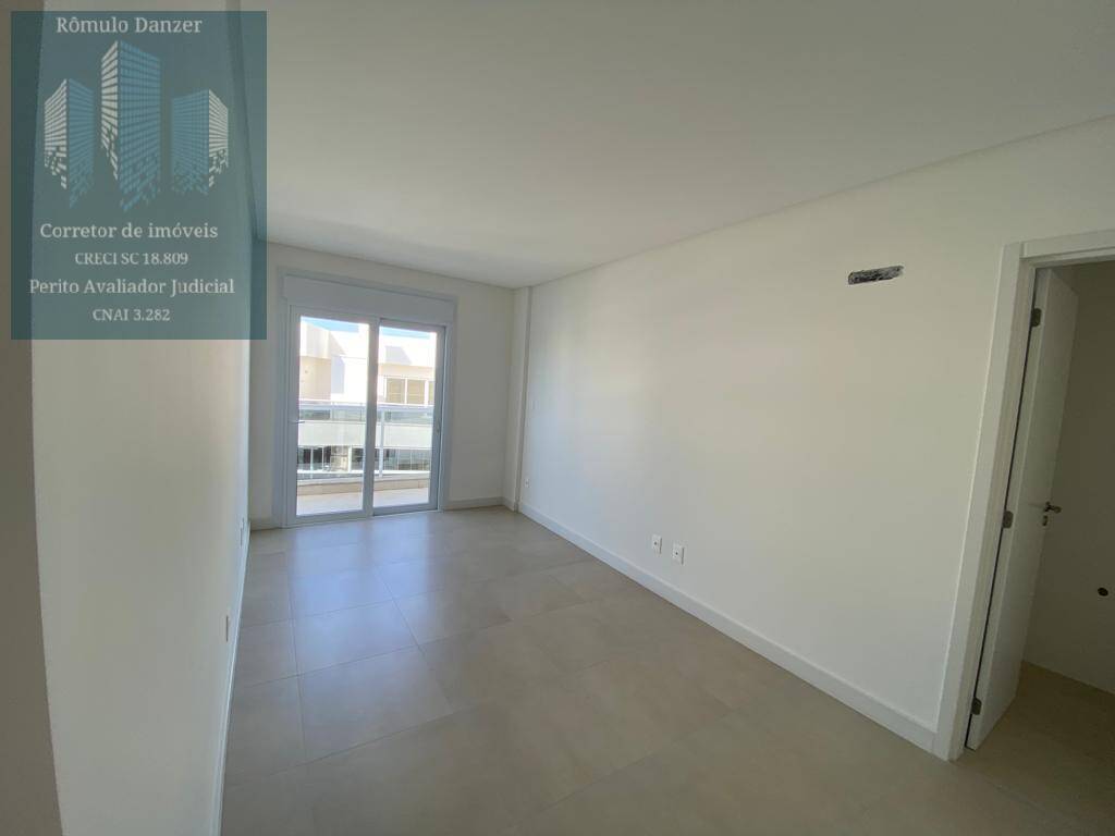 Apartamento à venda com 3 quartos, 211m² - Foto 18