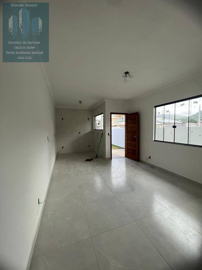 Casa à venda com 2 quartos, 55m² - Foto 5