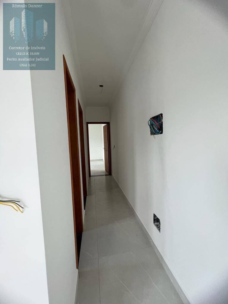 Casa à venda com 2 quartos, 55m² - Foto 6