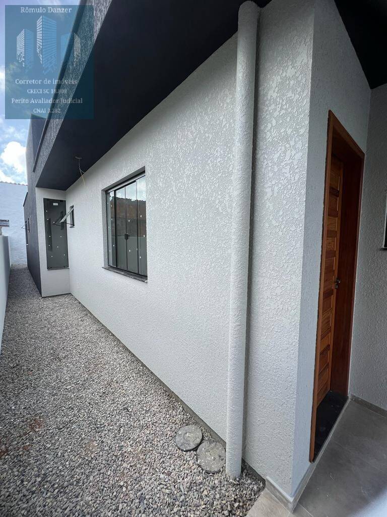 Casa à venda com 2 quartos, 55m² - Foto 3