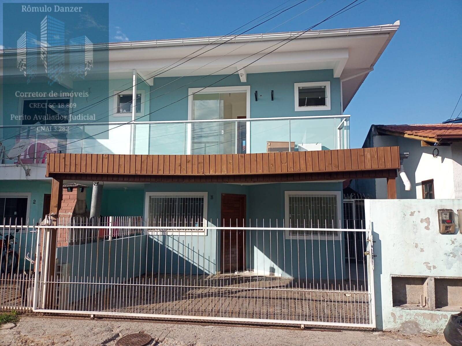 Casa à venda com 2 quartos, 80m² - Foto 1