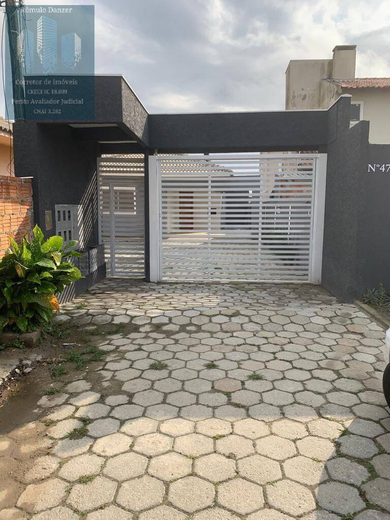 Casa à venda com 3 quartos, 110m² - Foto 1