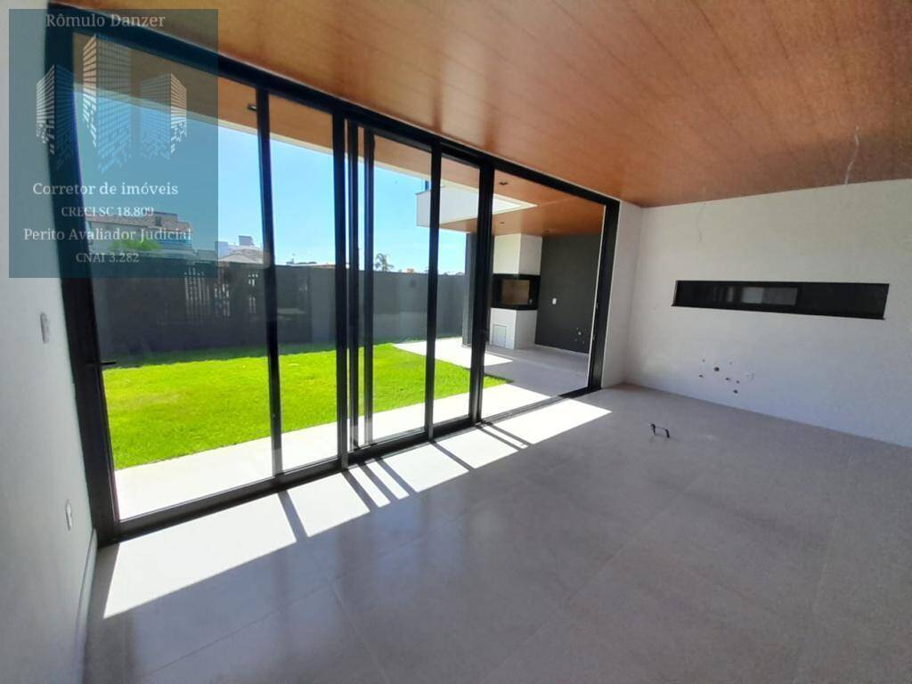 Casa à venda com 4 quartos, 205m² - Foto 5