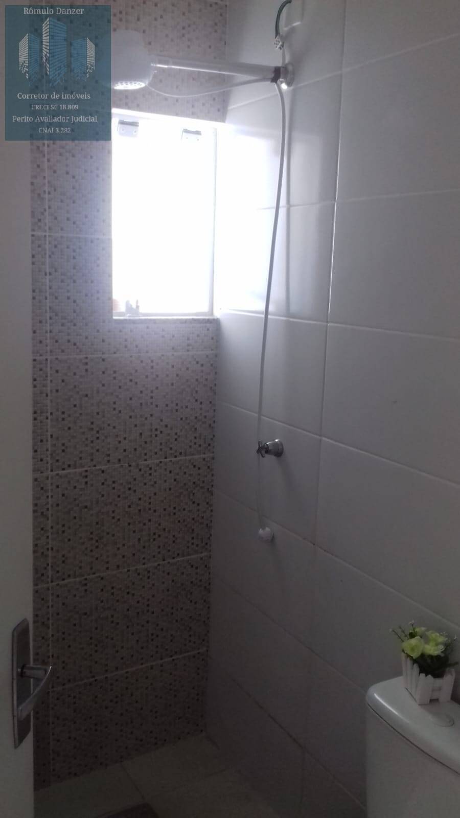 Apartamento à venda com 2 quartos, 70m² - Foto 2