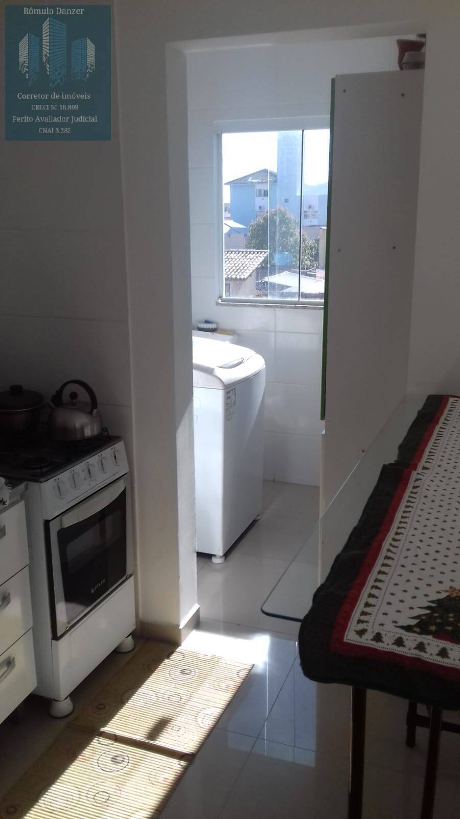 Apartamento à venda com 2 quartos, 70m² - Foto 4