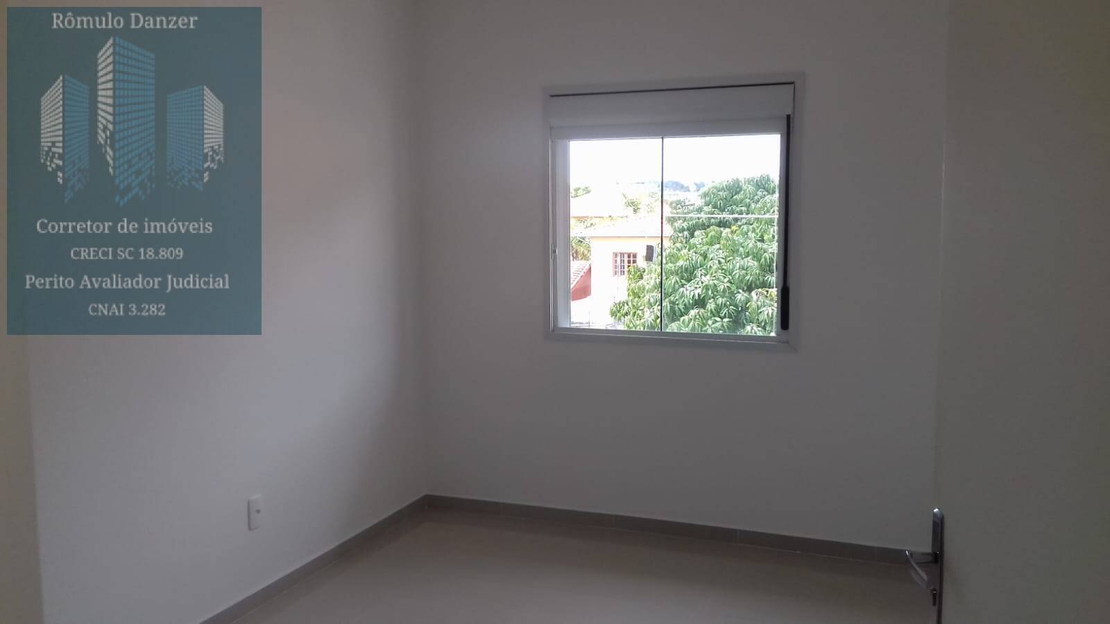 Apartamento à venda com 2 quartos, 70m² - Foto 9