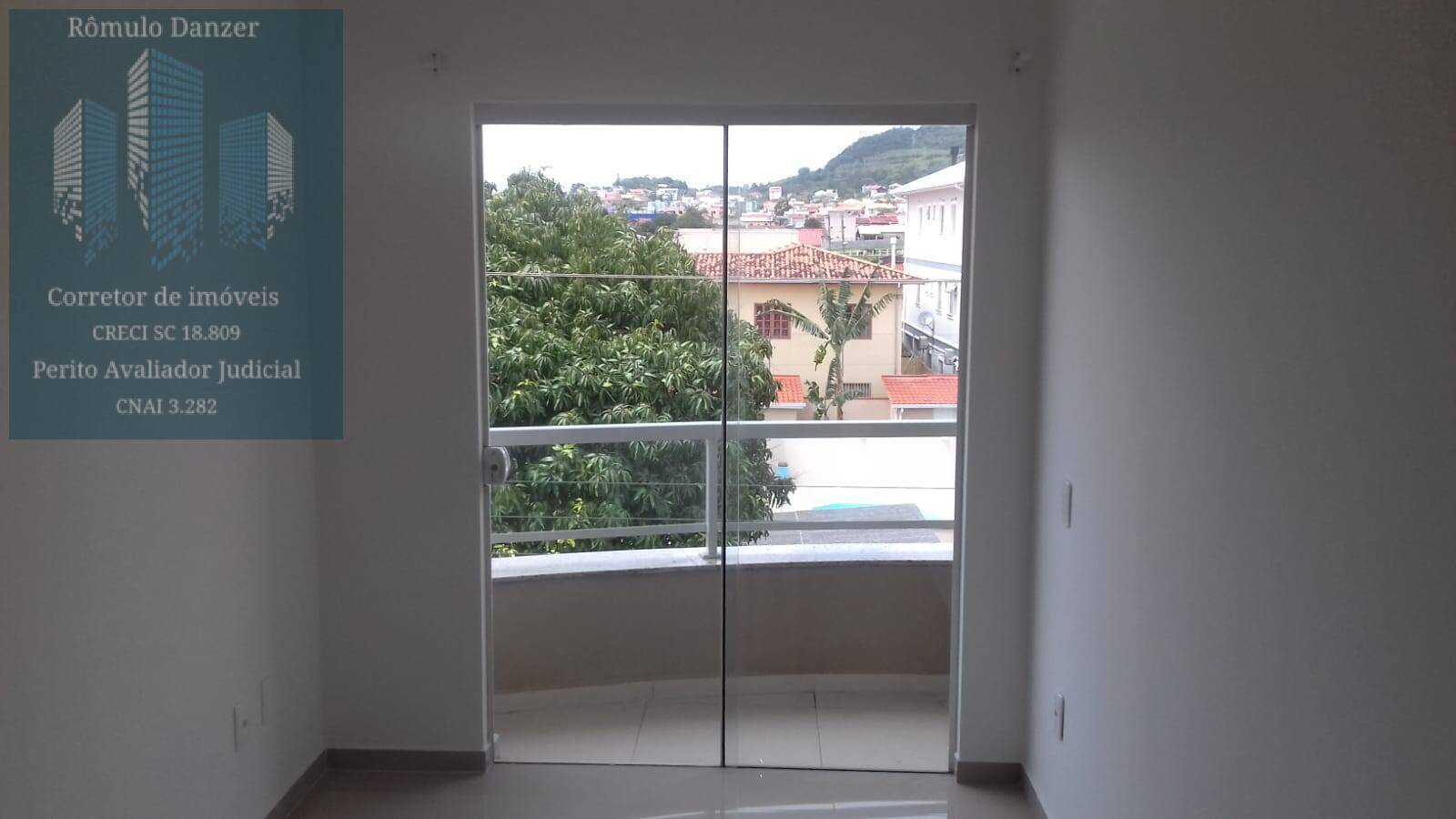 Apartamento à venda com 2 quartos, 70m² - Foto 11