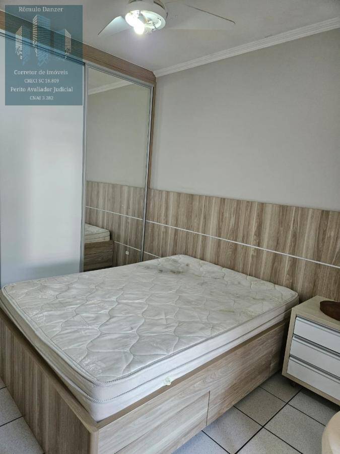 Apartamento à venda com 3 quartos, 150m² - Foto 8