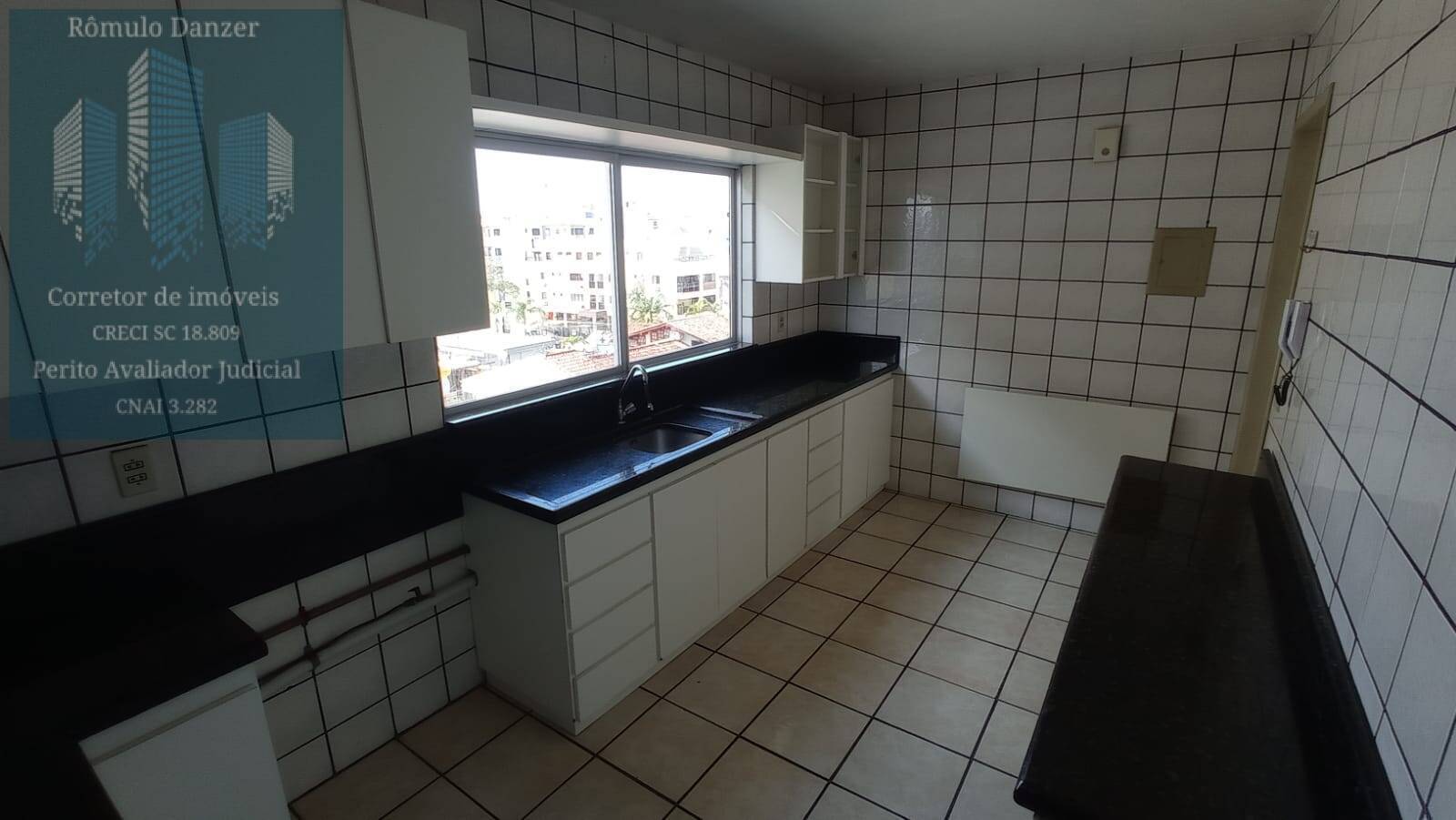 Apartamento à venda com 3 quartos, 170m² - Foto 14