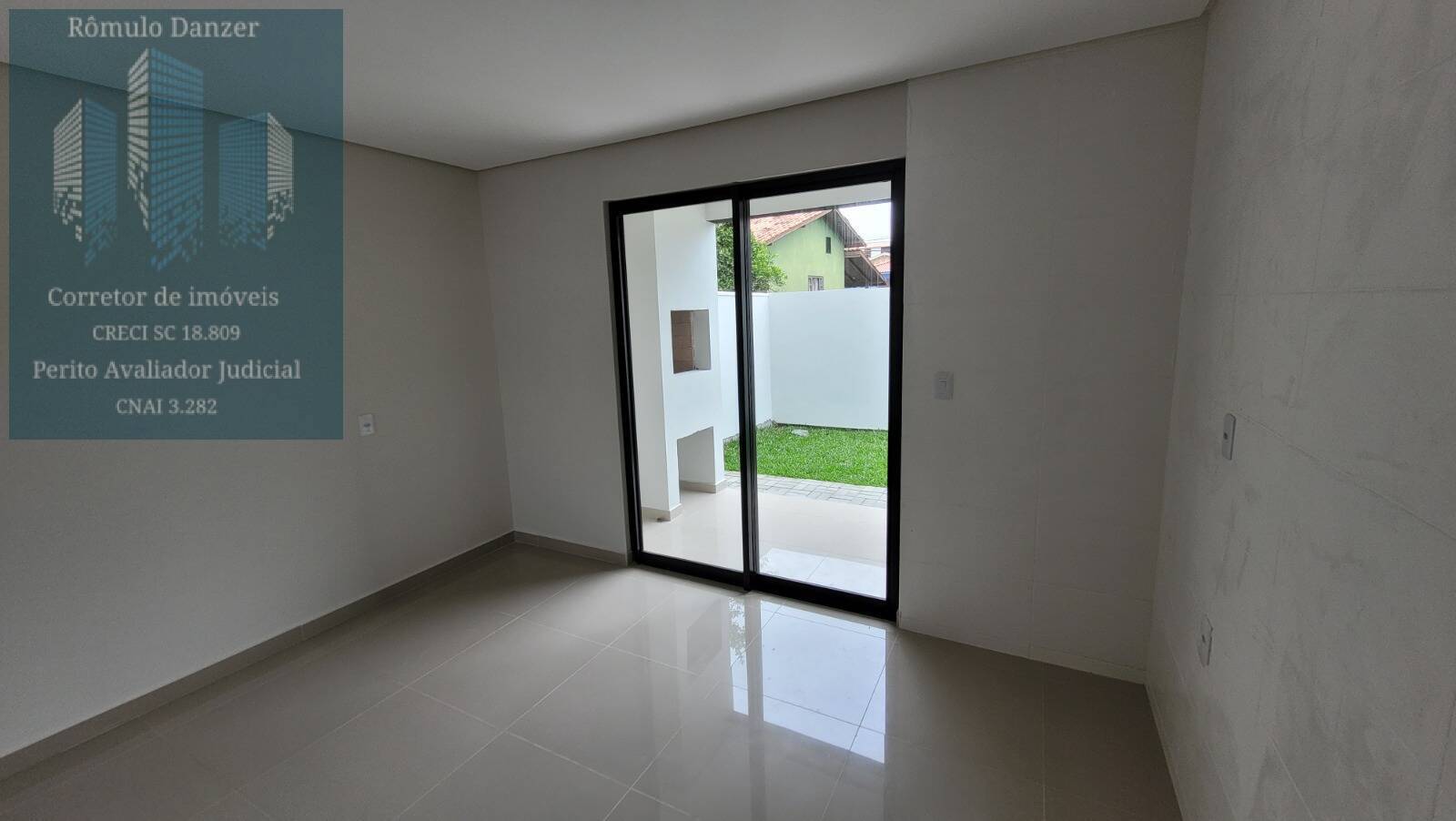 Casa à venda com 2 quartos, 100m² - Foto 4