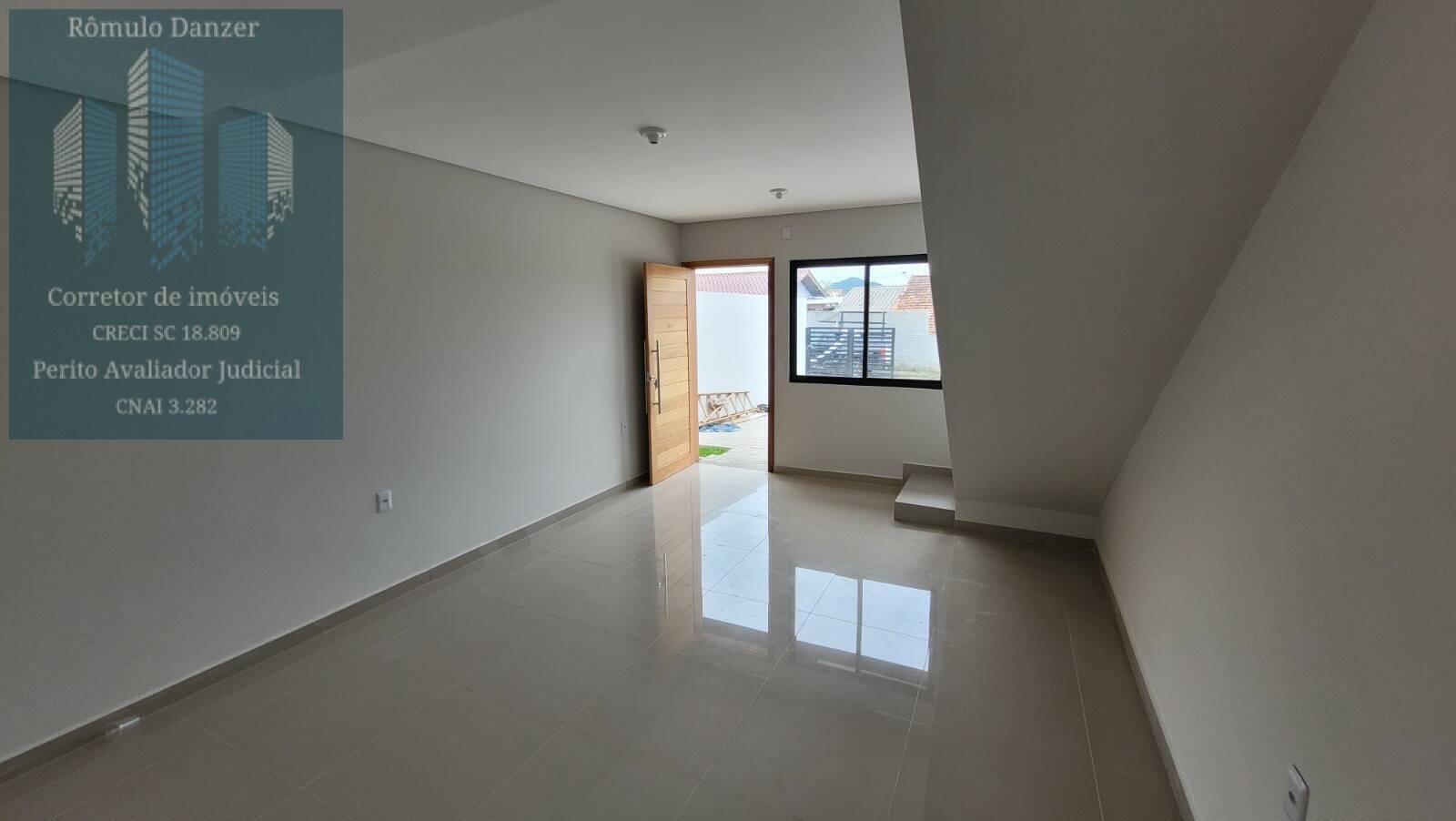 Casa à venda com 2 quartos, 100m² - Foto 2