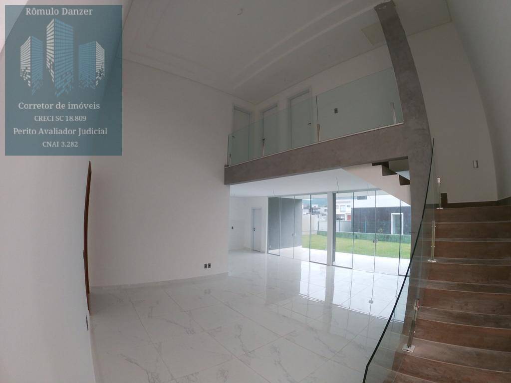 Casa à venda com 3 quartos, 212m² - Foto 7