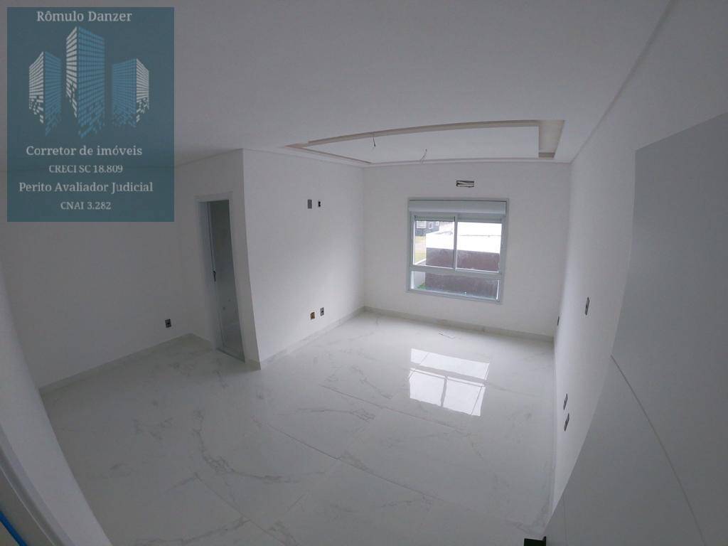 Casa à venda com 3 quartos, 212m² - Foto 13