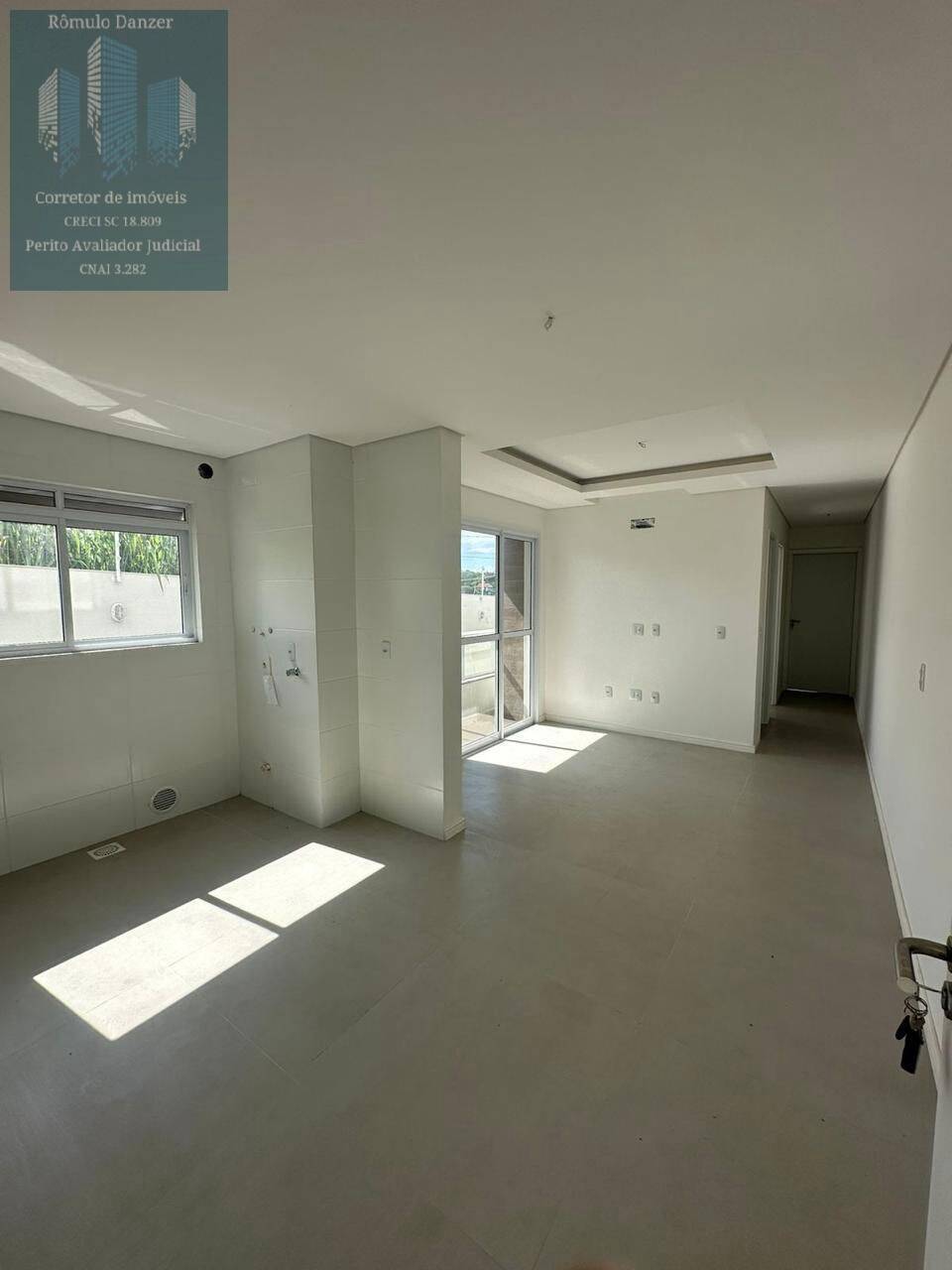 Apartamento à venda com 2 quartos, 64m² - Foto 2