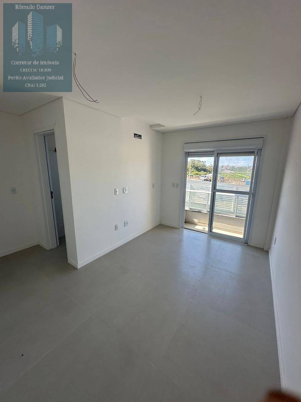 Apartamento à venda com 2 quartos, 64m² - Foto 3