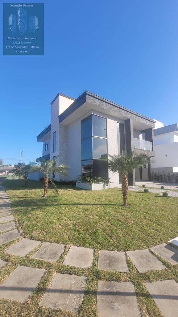 Casa à venda com 4 quartos, 255m² - Foto 1