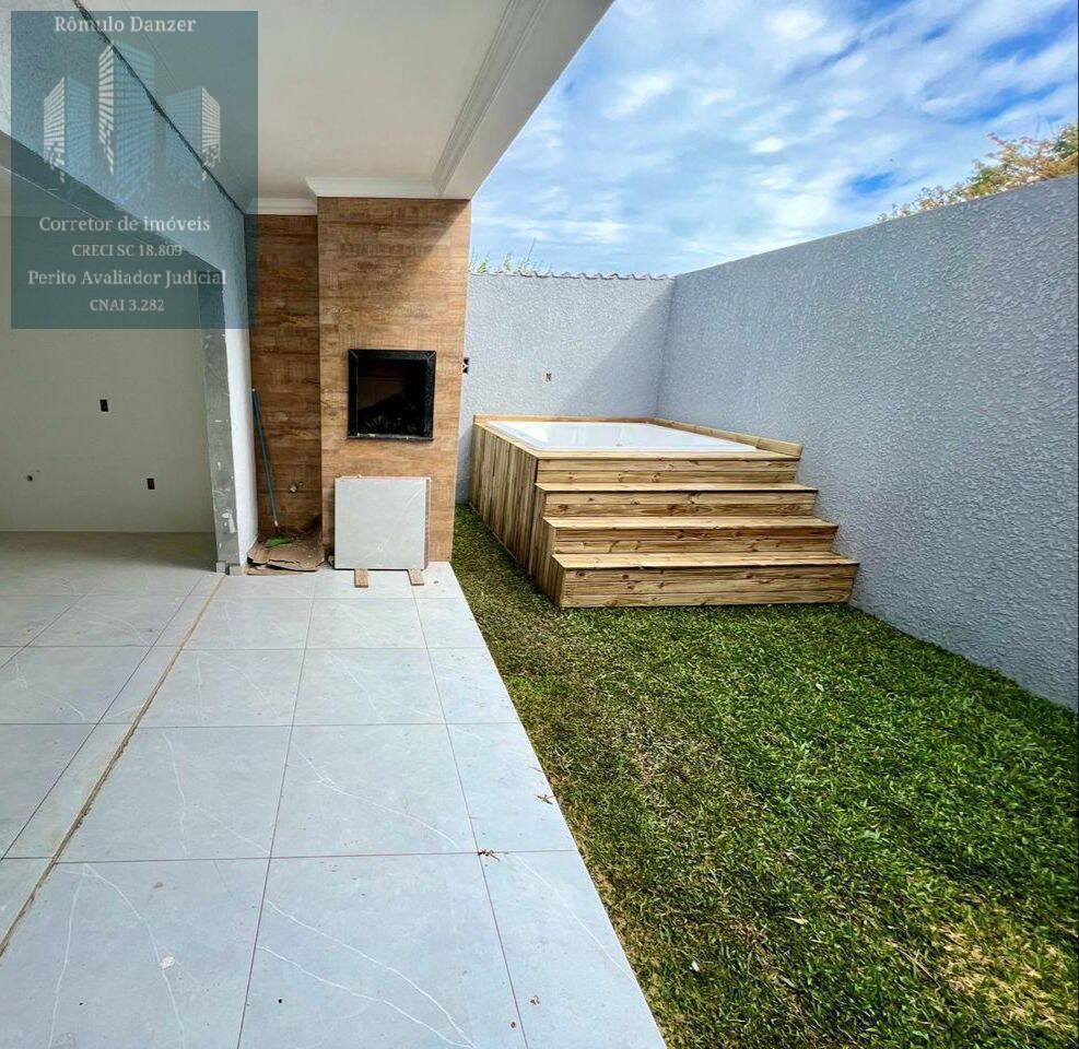 Casa à venda com 2 quartos, 110m² - Foto 2