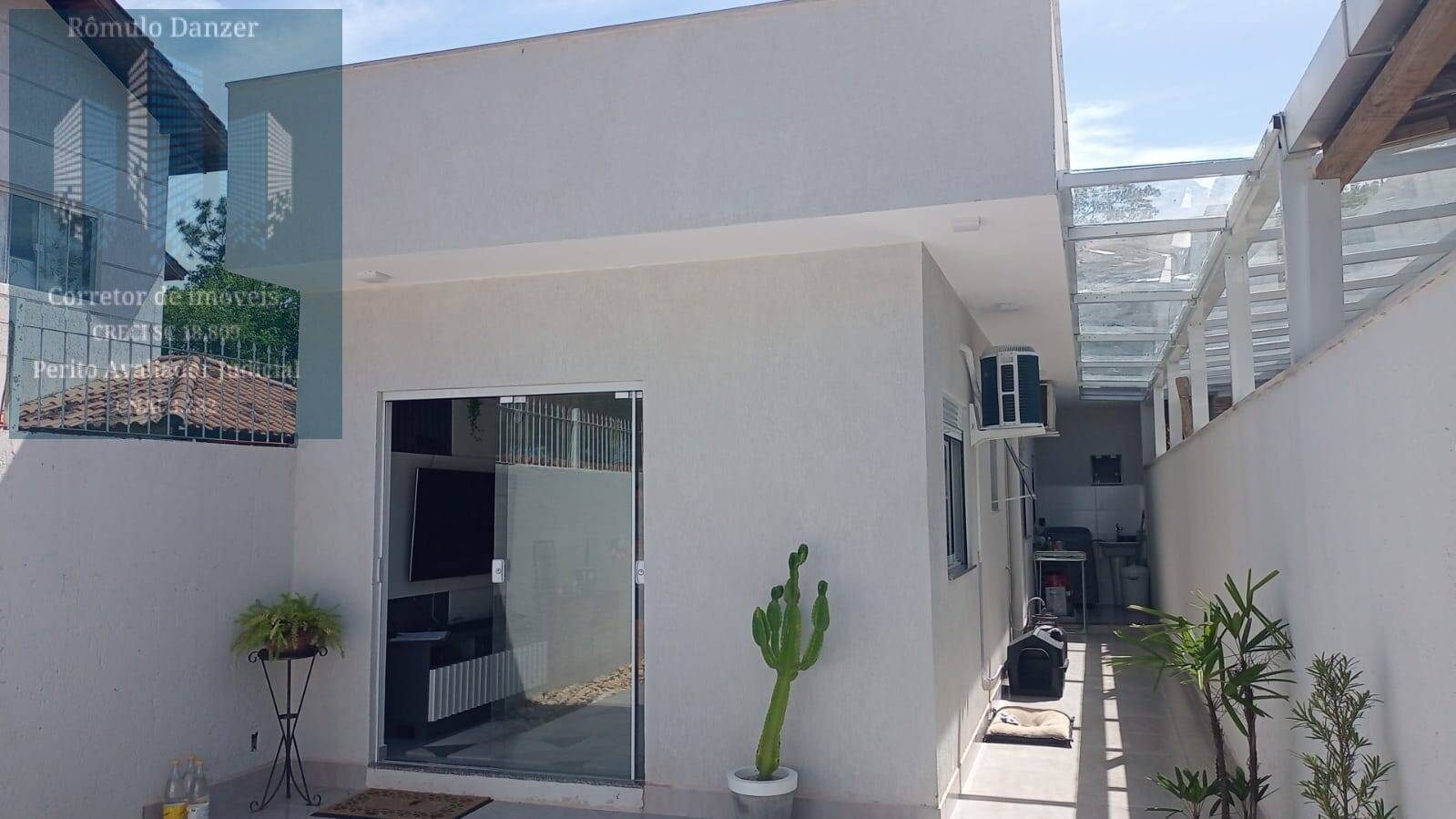 Casa à venda com 2 quartos, 89m² - Foto 1