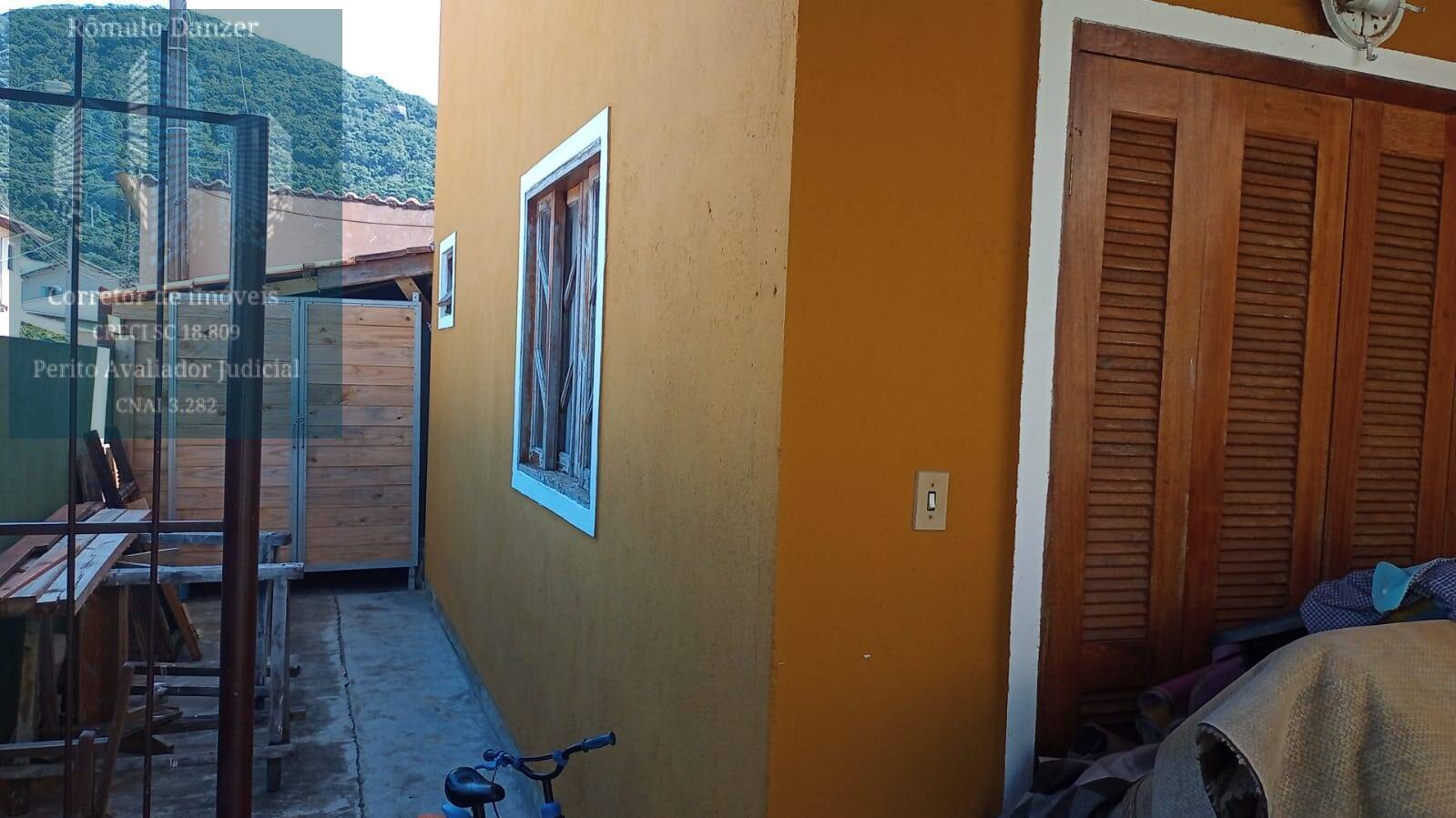 Casa à venda com 2 quartos, 110m² - Foto 2