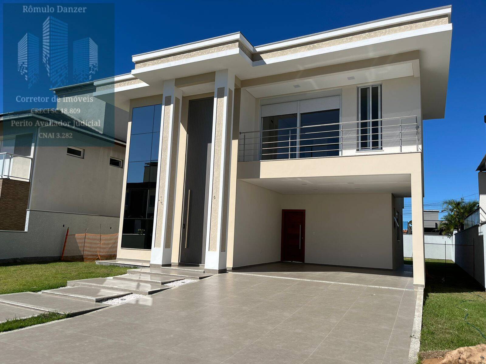 Casa à venda com 3 quartos, 200m² - Foto 1