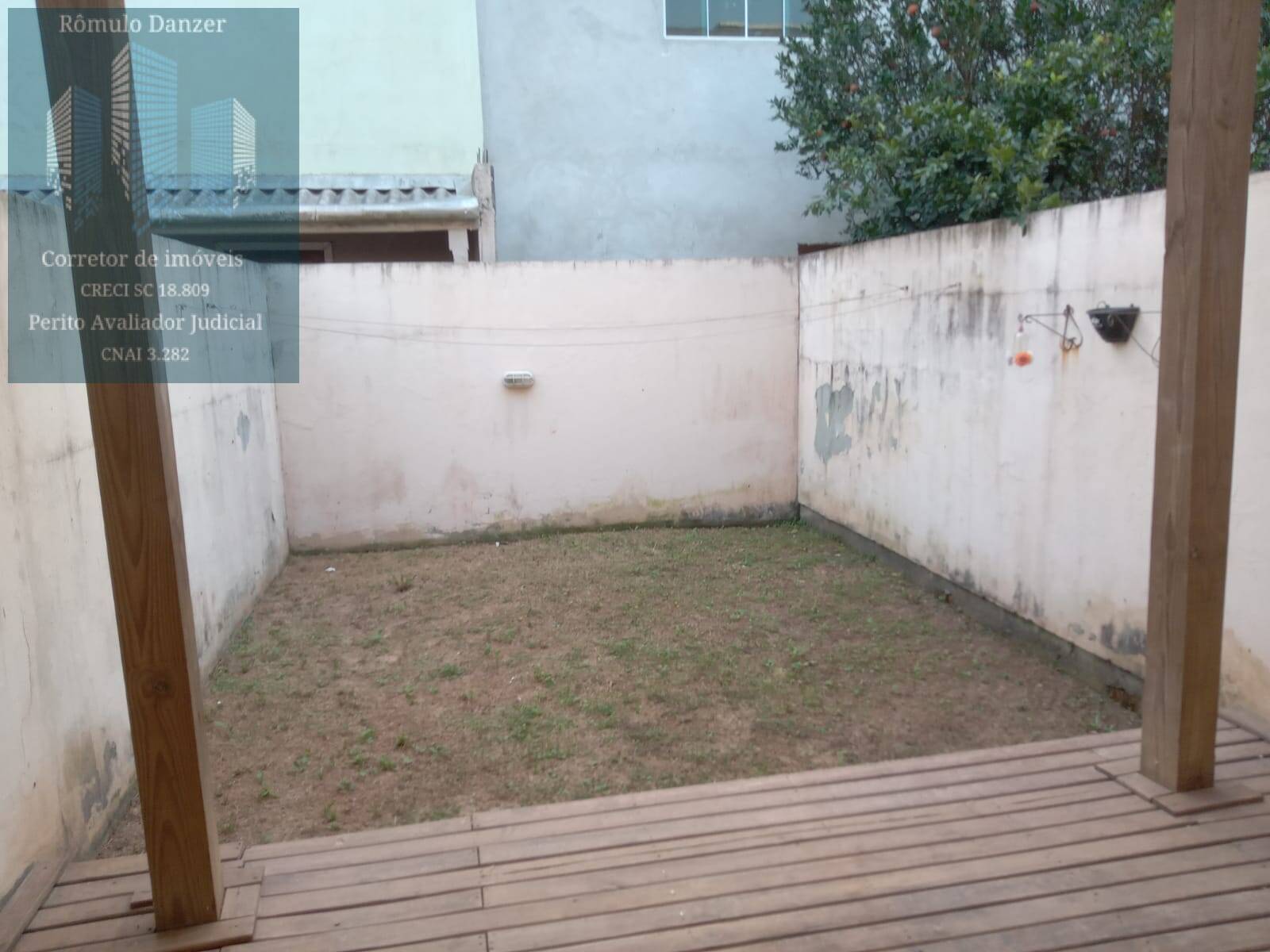 Casa à venda com 2 quartos, 76m² - Foto 2