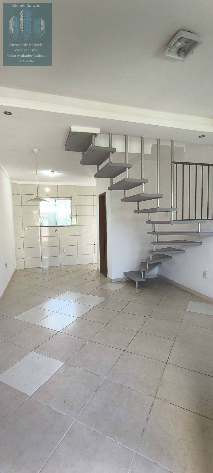 Casa à venda com 2 quartos, 60m² - Foto 17