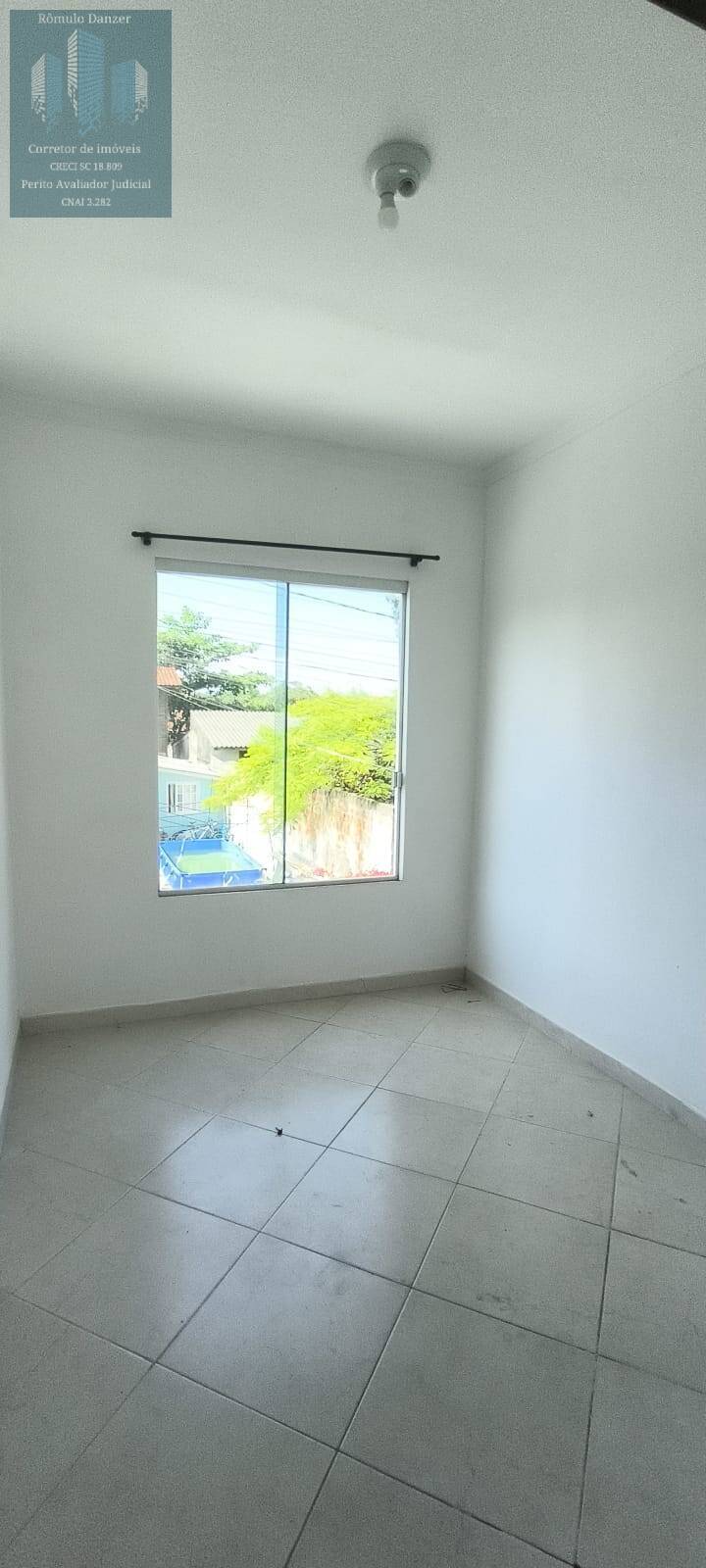 Casa à venda com 2 quartos, 60m² - Foto 24