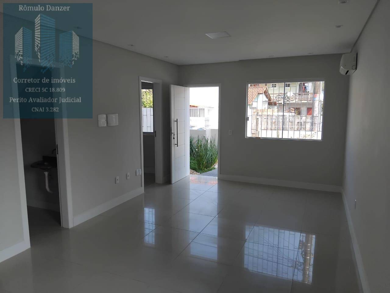 Casa à venda com 3 quartos, 82m² - Foto 12